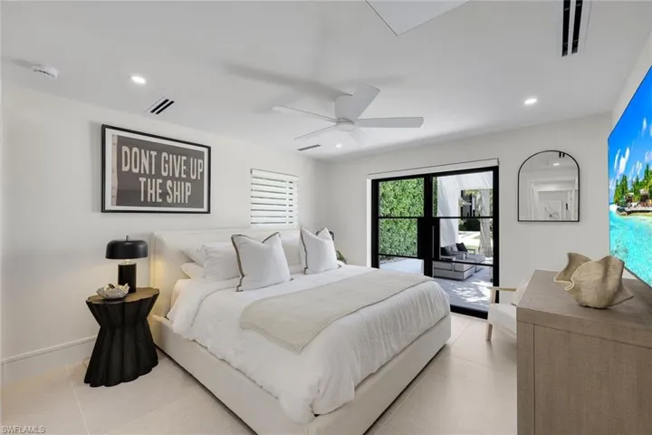 1095 Sandpiper St, Naples, Florida 34102