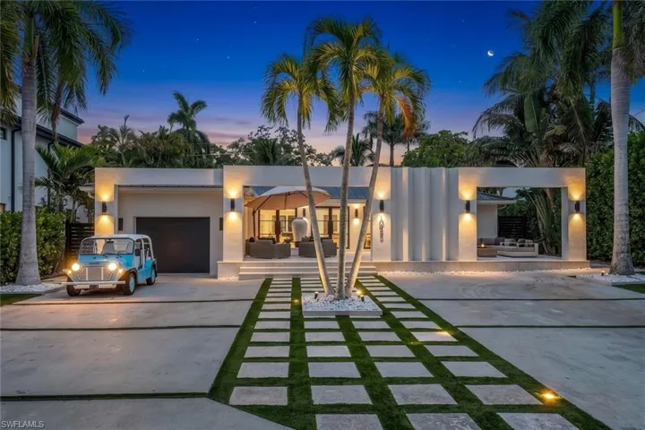 1095 Sandpiper St, Naples, Florida 34102
