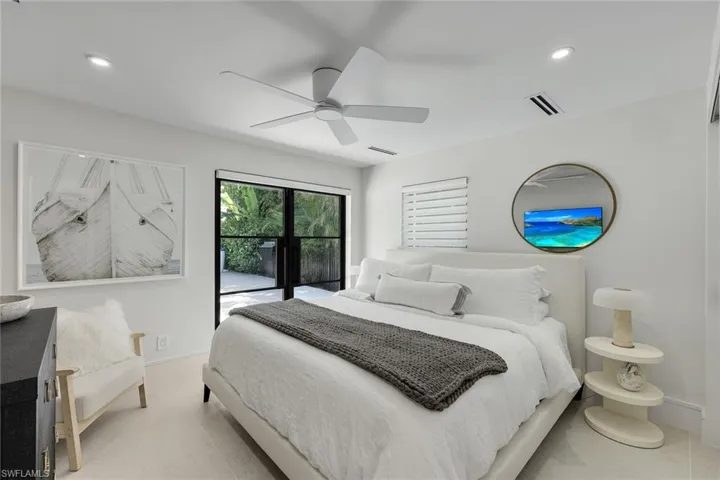 1095 Sandpiper St, Naples, Florida 34102