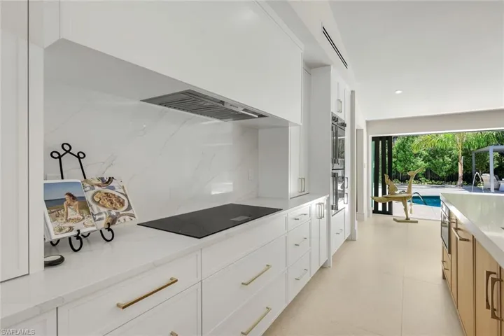 1095 Sandpiper St, Naples, Florida 34102