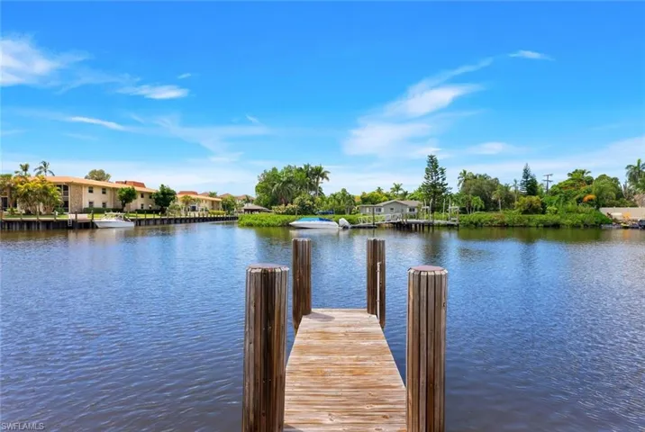 1095 Sandpiper St, Naples, Florida 34102