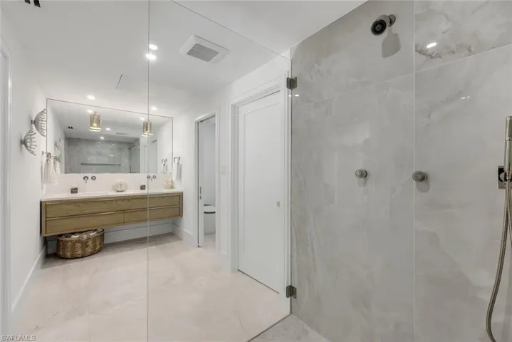1095 Sandpiper St, Naples, Florida 34102