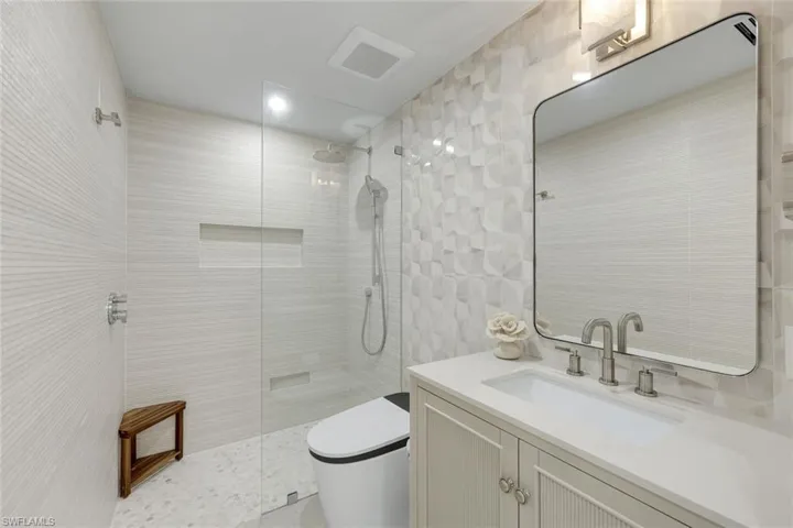 1095 Sandpiper St, Naples, Florida 34102