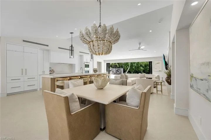 1095 Sandpiper St, Naples, Florida 34102