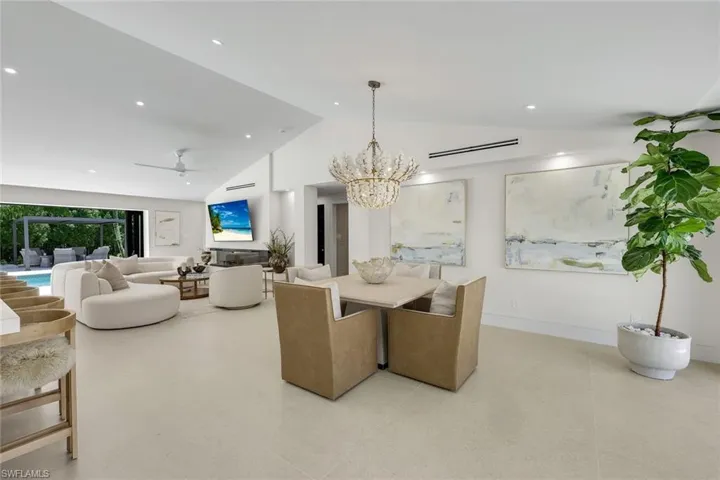 1095 Sandpiper St, Naples, Florida 34102