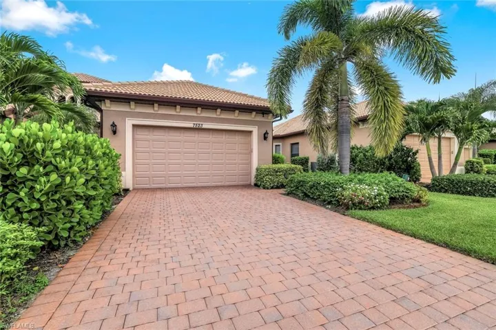 Welcome to your new home in the gated, 84 unit neighborhood of Moorgate Point Way