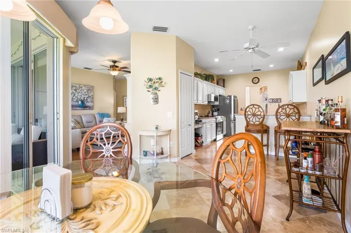 Yoour dining area has access to your lanai!