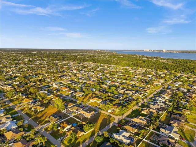 1236 SE 21st  PL, Cape Coral, FL 33990