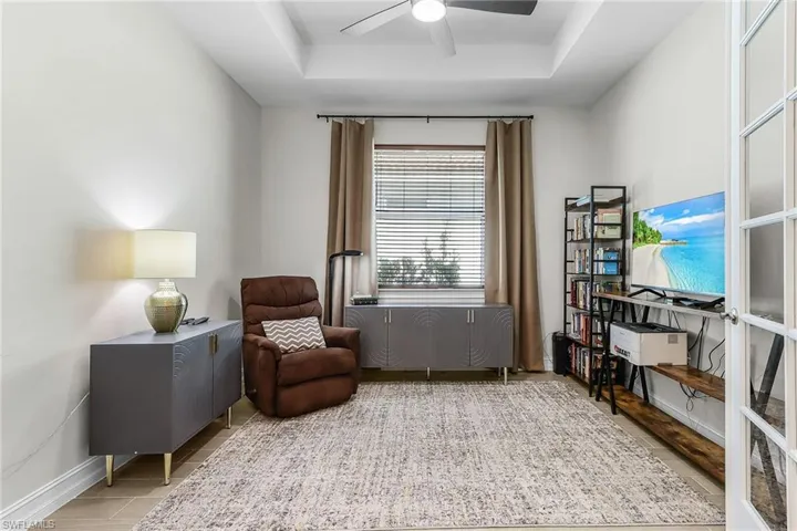 Tray ceiling with a ceiling fan