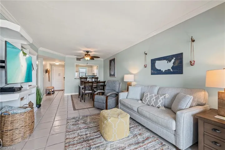 803  River Point  DR, Naples, FL 34102