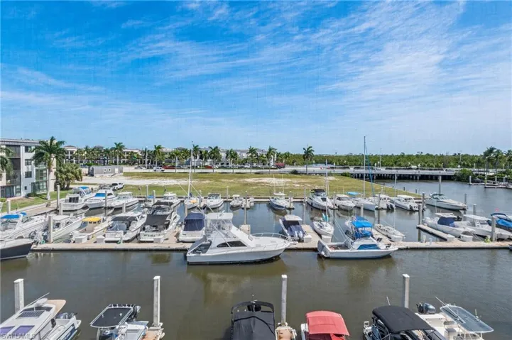 803  River Point  DR, Naples, FL 34102