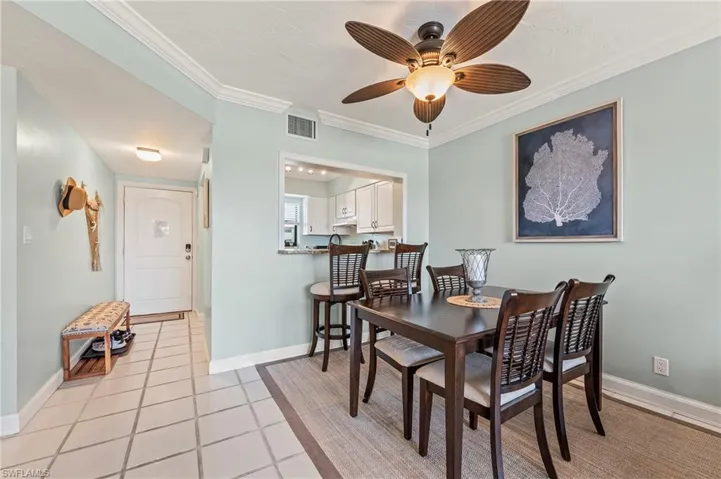 803  River Point  DR, Naples, FL 34102