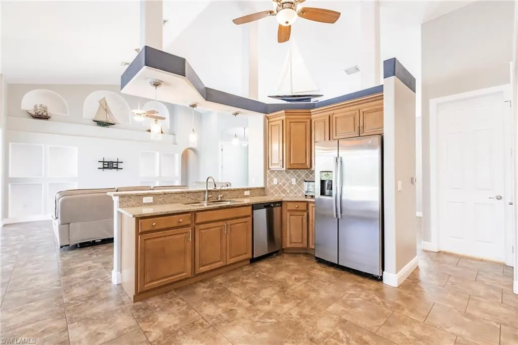118 8th PL, Cape Coral, FL 33909,225056107
