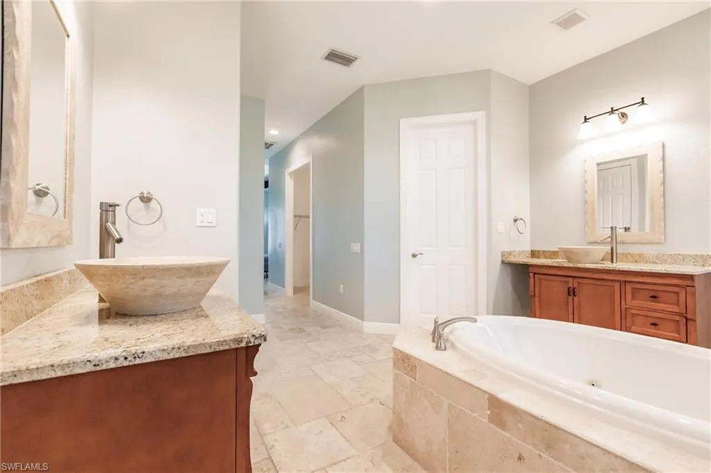 118 8th PL, Cape Coral, FL 33909,225056107