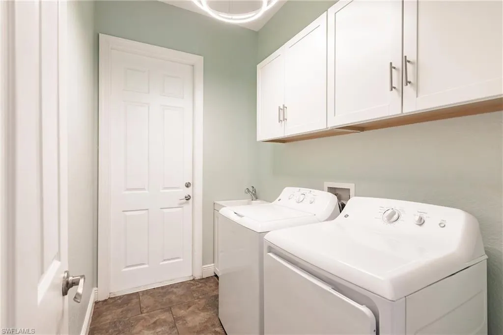 118 8th PL, Cape Coral, FL 33909,225056107