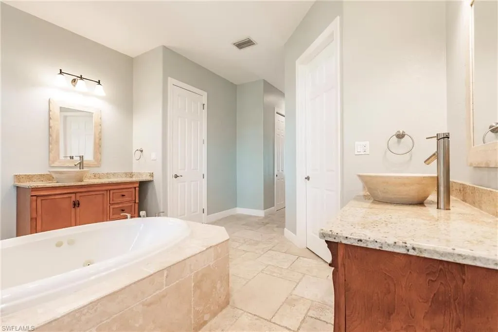 118 8th PL, Cape Coral, FL 33909,225056107