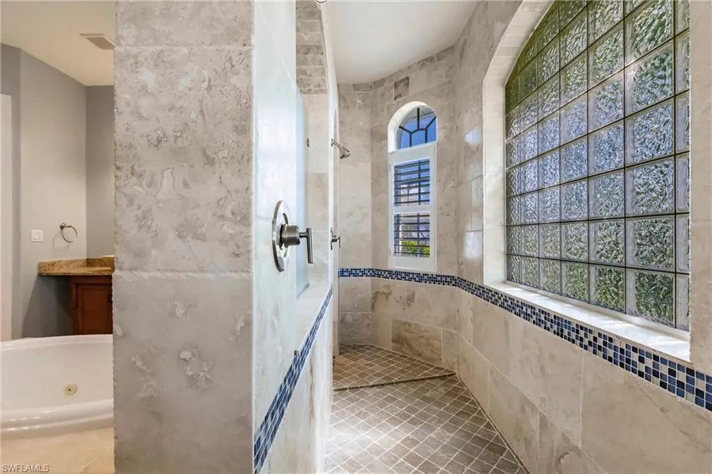 118 8th PL, Cape Coral, FL 33909,225056107