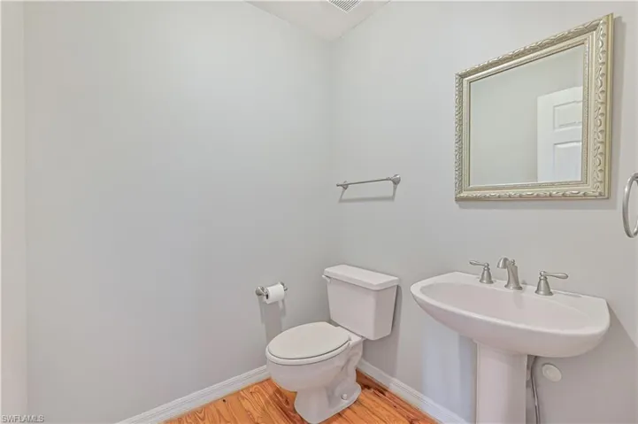 1/2 Bath