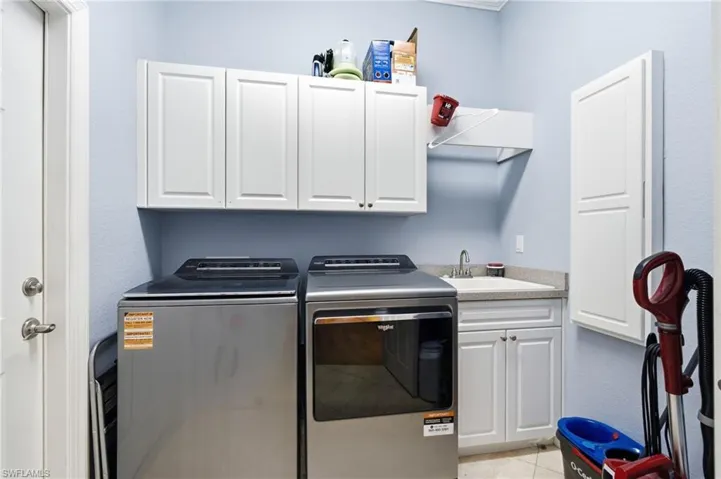 1005 Nw 3rd Pl, Cape Coral, Florida 33993