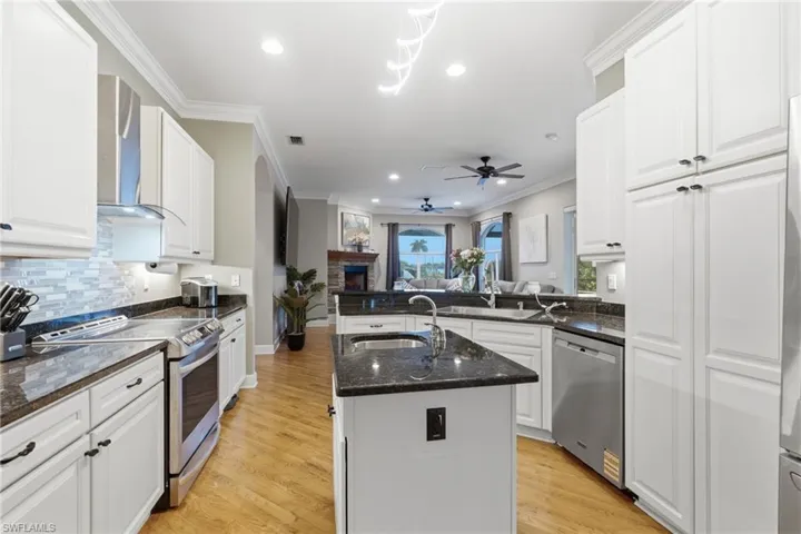 1005 Nw 3rd Pl, Cape Coral, Florida 33993