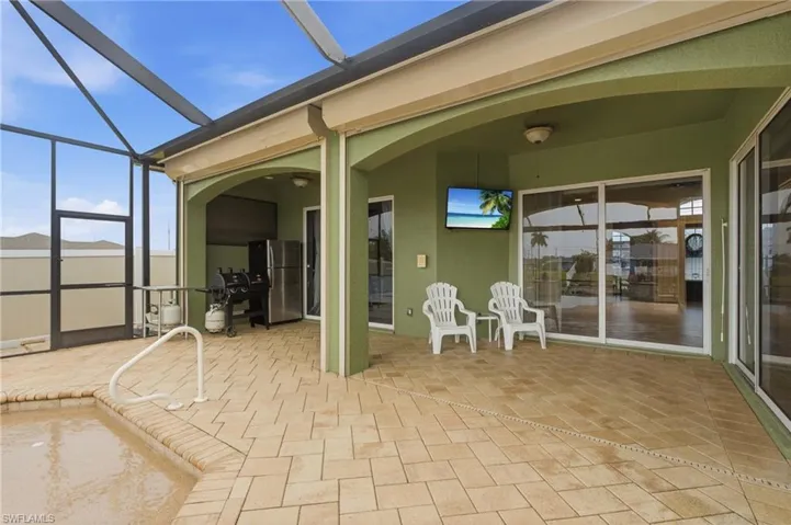 1005 Nw 3rd Pl, Cape Coral, Florida 33993