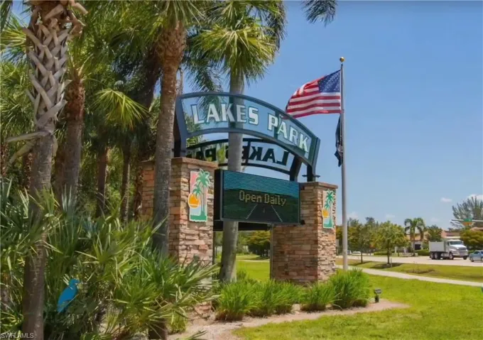 8171 S Woods Cir 8, Fort Myers, Florida 33919