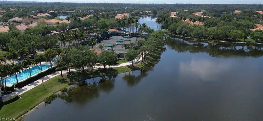 LAP POOL ISLAND WALK
