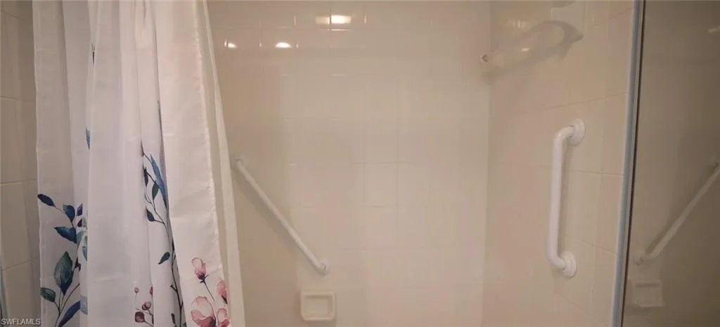 GUEST BATH 3739 EXUMA WAY ISLAND WALK NAPLES FL