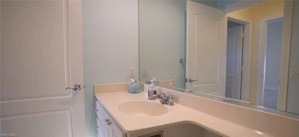 GUEST BATH 3739 EXUMA WAY ISLAND WALK NAPLES FL