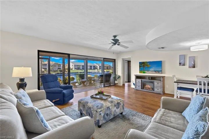 Living room with sliders to the lanai