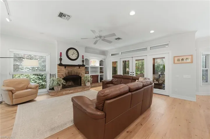 5070  Tamarind Ridge  DR, Naples, FL 34119