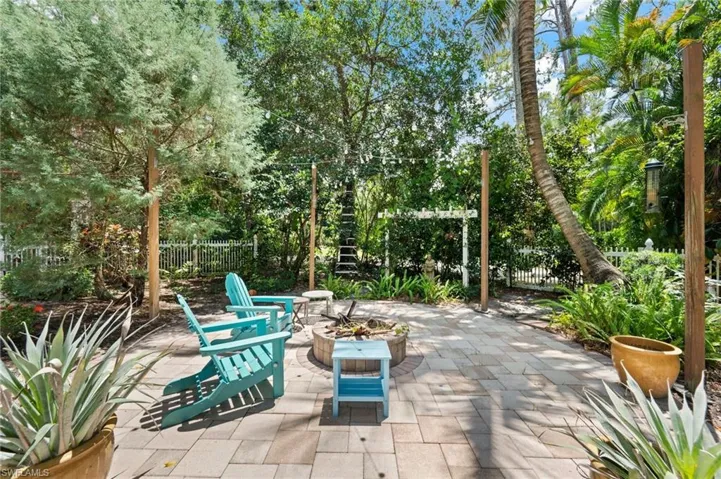 5070  Tamarind Ridge  DR, Naples, FL 34119