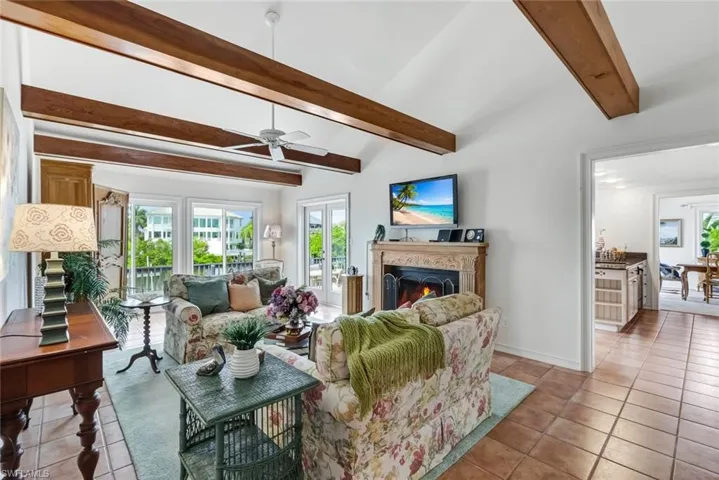 Vaulted ceilings, wall of windows