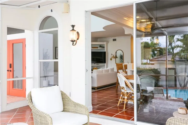 1136  6th S ST, Naples, FL 34102