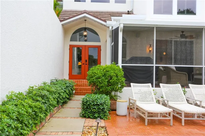 1136  6th S ST, Naples, FL 34102