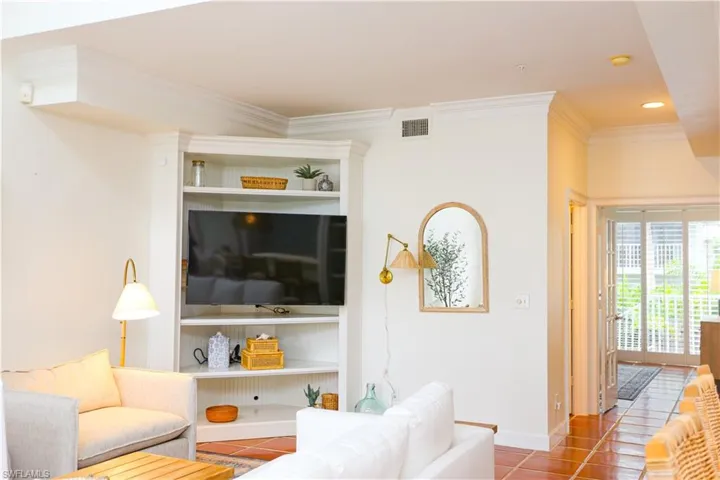 1136  6th S ST, Naples, FL 34102