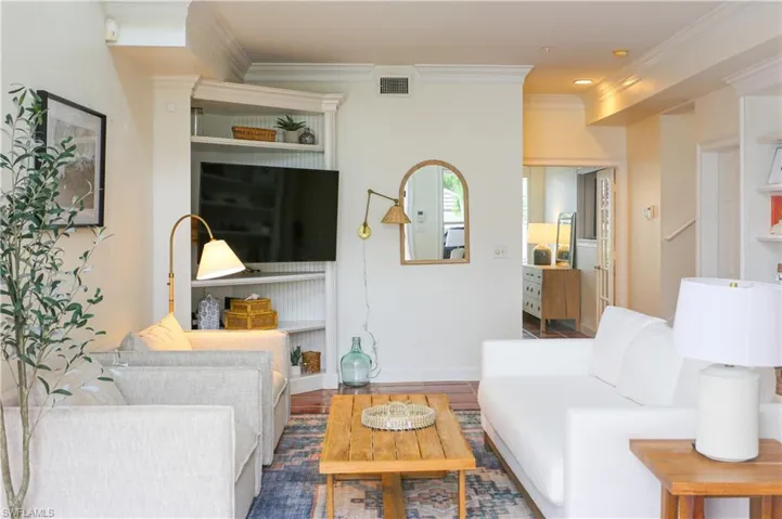 1136  6th S ST, Naples, FL 34102