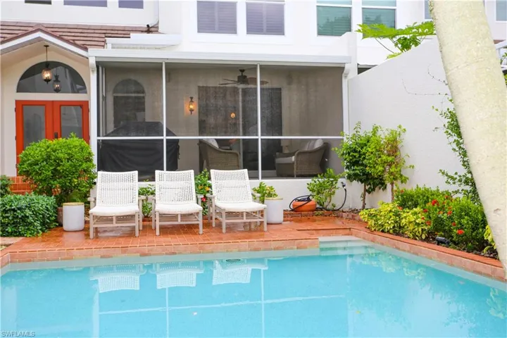 1136  6th S ST, Naples, FL 34102