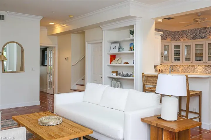1136  6th S ST, Naples, FL 34102