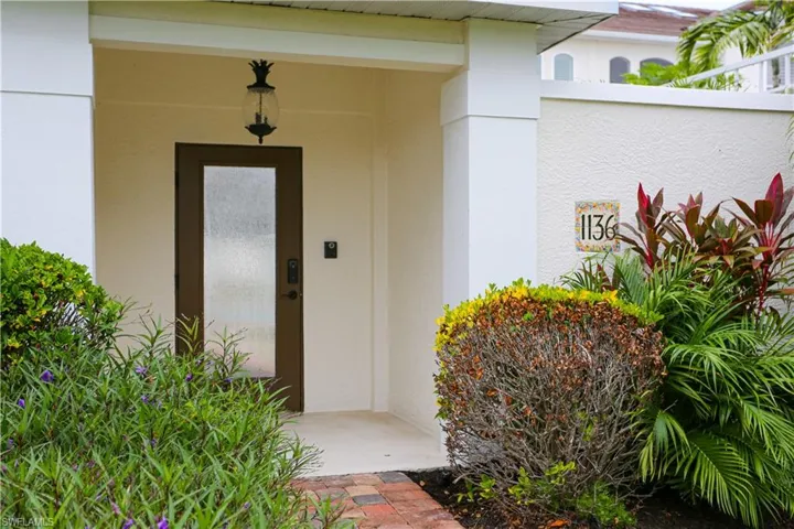 1136  6th S ST, Naples, FL 34102