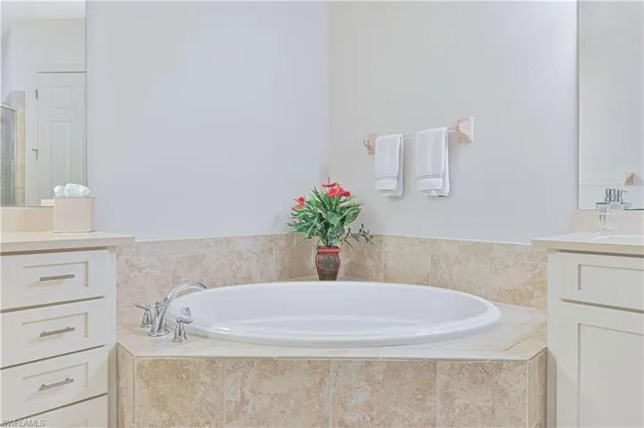 10251 Glastonbury Cir # 201, Fort Myers, Florida 33913