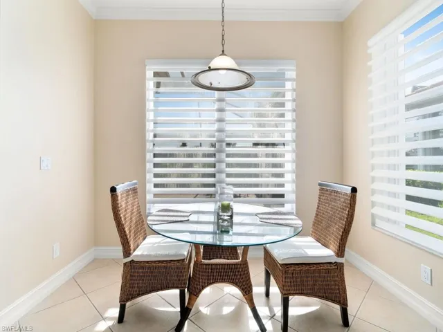 91  Glen Eagle  CIR, Naples, FL 34104