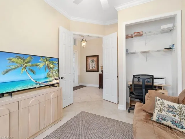 91  Glen Eagle  CIR, Naples, FL 34104
