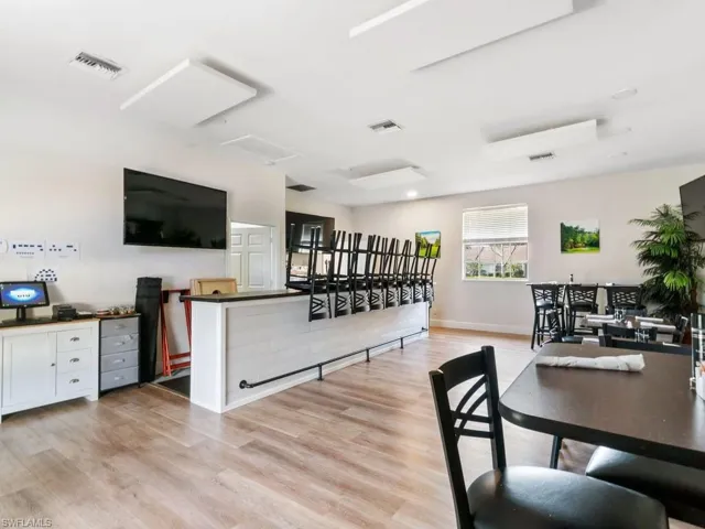 91  Glen Eagle  CIR, Naples, FL 34104