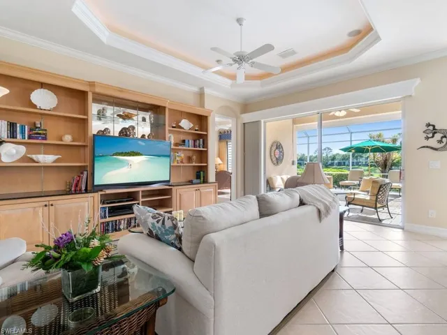 91  Glen Eagle  CIR, Naples, FL 34104