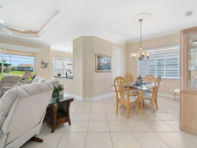 91  Glen Eagle  CIR, Naples, FL 34104