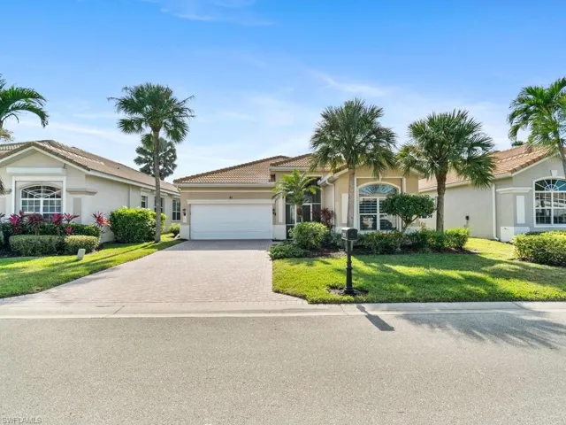 91  Glen Eagle  CIR, Naples, FL 34104