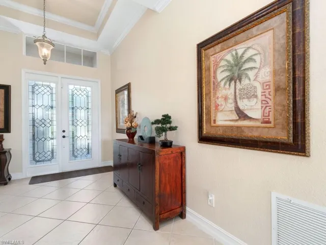 91  Glen Eagle  CIR, Naples, FL 34104