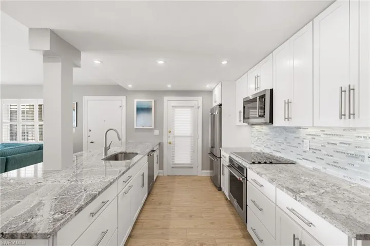 222 Harbour Dr # 207, Naples, Florida 34103