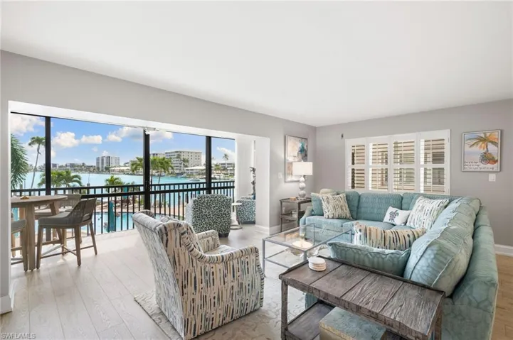 222 Harbour Dr # 207, Naples, Florida 34103